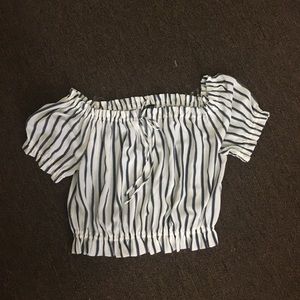 Off shoulder crop top new✨